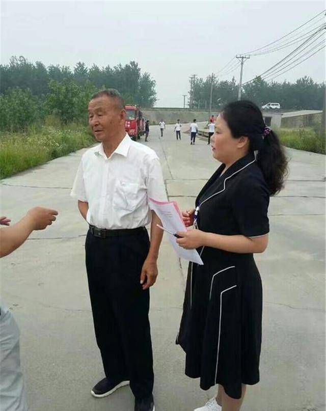 周炎明学会了用左手写字,带着别人"一只手还不老实"的质疑,抵押了全部