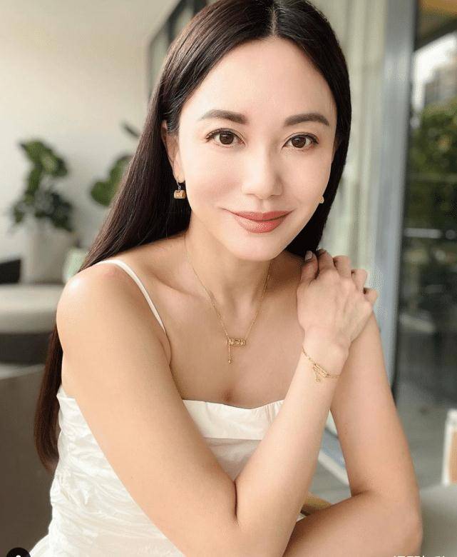 古装女神昔被誉美过高圆圆与贾静雯,如今50岁生日,近照曝光_郭妃丽_社