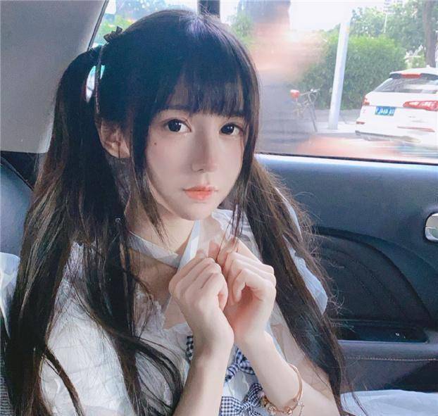 蔡萝莉离开ps后,五官大变,被吐槽,网友:戴口罩只是为了掩饰自己的丑!