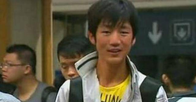 《变形计》高占喜:15年前他是富人游戏中的陪衬,如今逆袭成赢家_变形