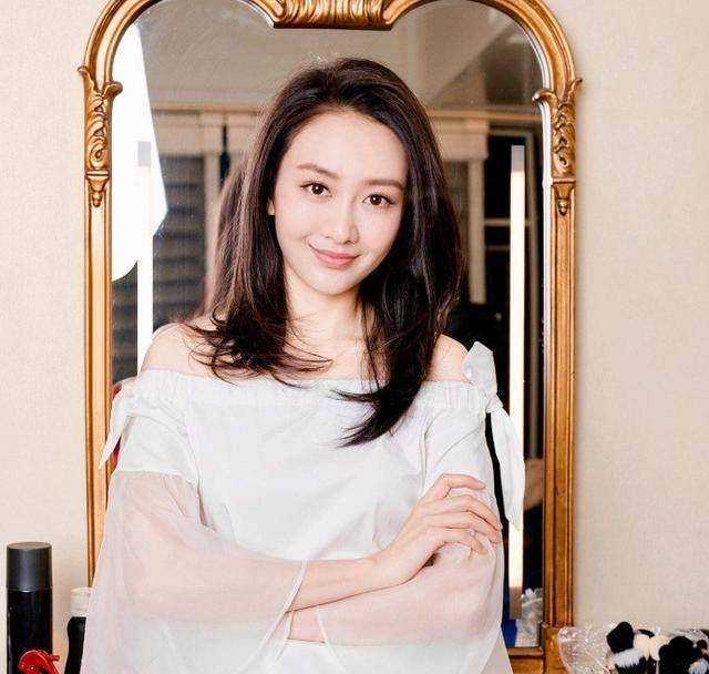 从2005年到2014年的近10年时光,王鸥固然前后与吴奇隆,谢霆锋,黄晓明