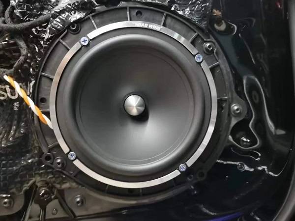 西安双龙汽车音响|奥迪a8升级路翼汽车音响-让汽车生活更加出彩