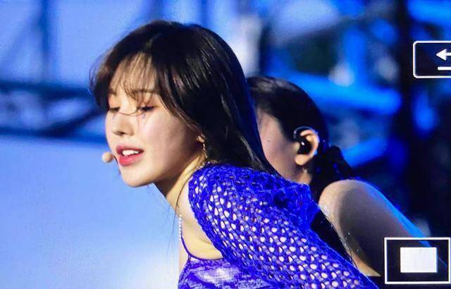 wendy生图好美,谁不喜欢这样元气又治愈的美少女呢_舞台_服装_的设计