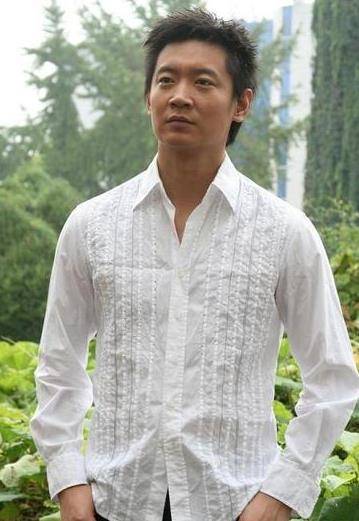 演员,事业巅峰选择退圈为国家效力,还教出了世界冠军_杨俊毅_武术_剧