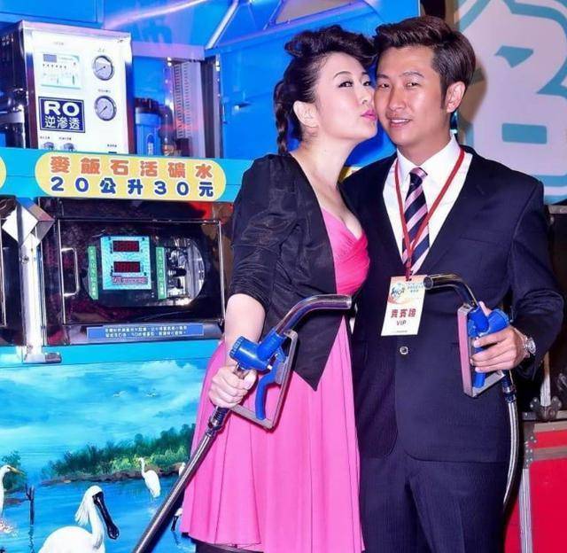 12岁老公,花两百万打排卵针仍备孕失败,在医院痛哭_张秀卿_丈夫_孩子