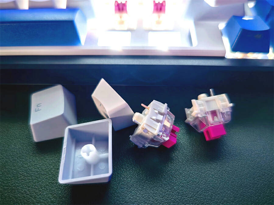 杜伽K615w 97键机械键盘实测:晶莹剔透的背后是满满幸福感