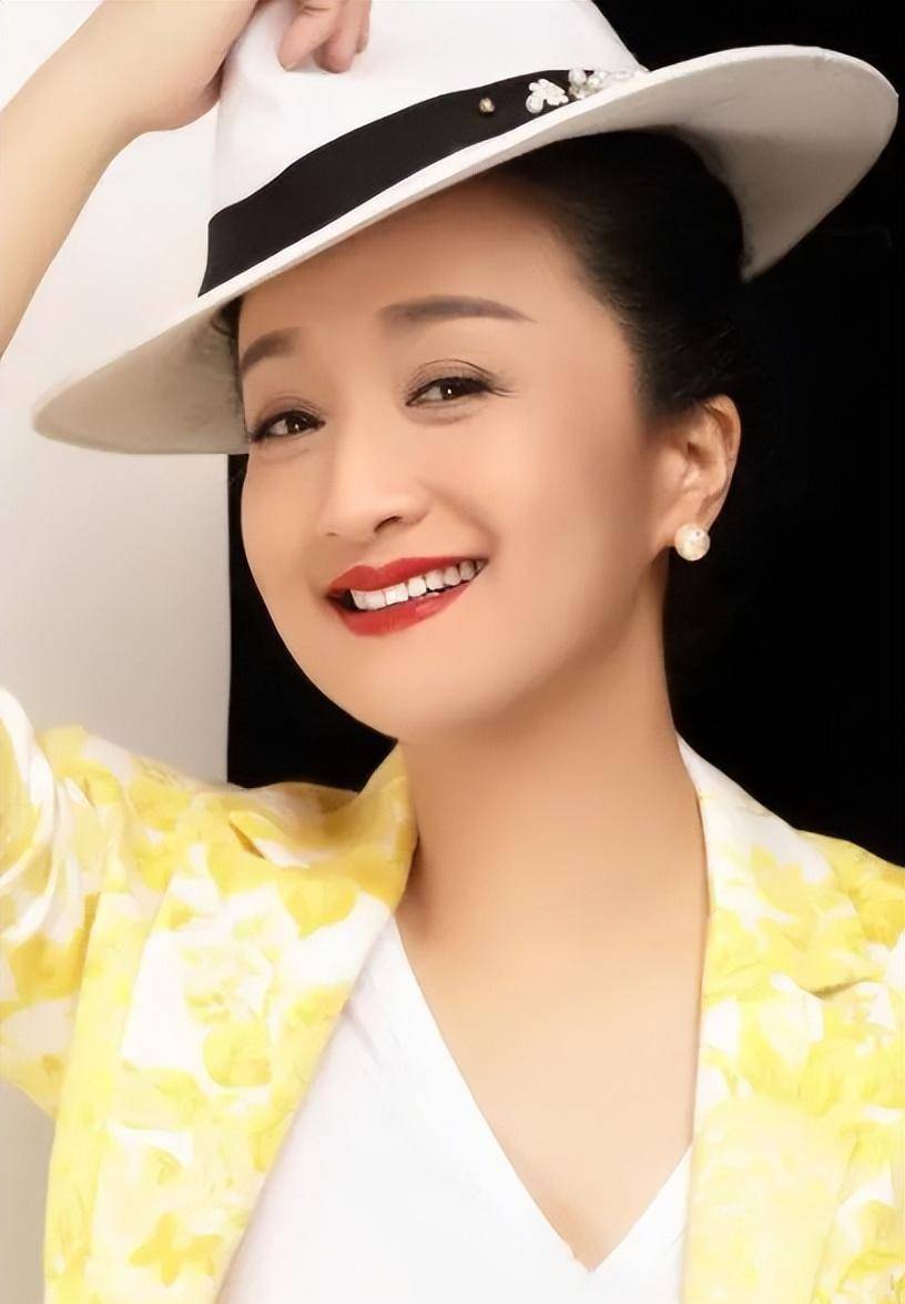 婆婆,妈妈专业户以及最近《芈月传》中的五婆,《欢乐颂2》中的应勤妈