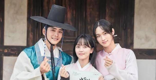 男主扮女装谈恋爱,脸小颜值高,网友:比女主还美_金所炫_张东润_绿豆