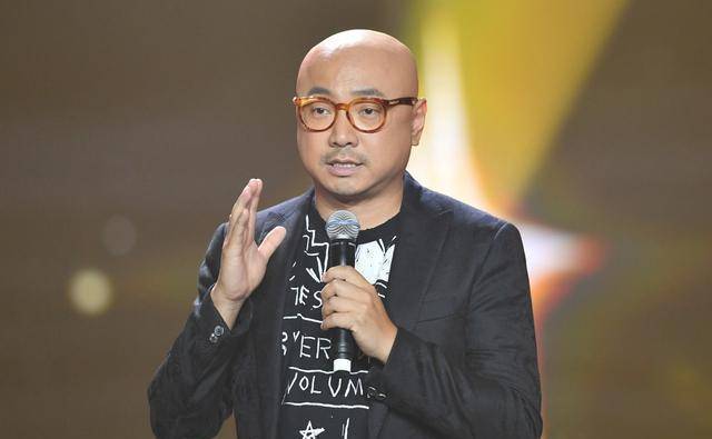 从《泰囧》到《囧妈》,喜剧背后全是中年男人的辛酸_徐峥_电影_生活