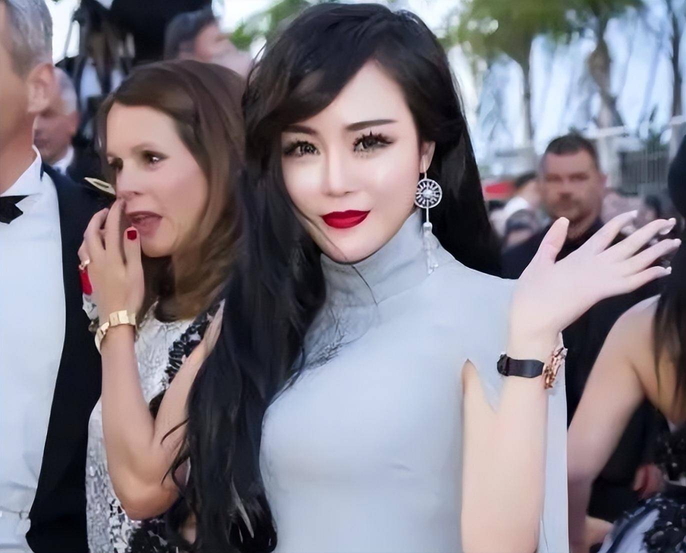 辛巴媳妇初瑞雪,自认脾气不好,当年为了做生意,刻意打扮成熟!