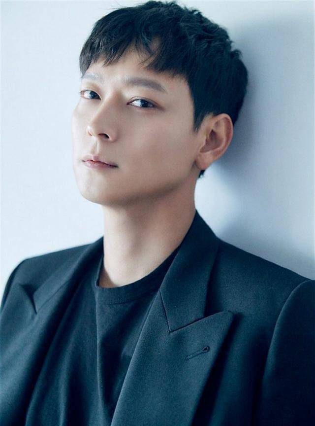 39岁姜栋元认为婚姻要有强烈的责任感,这很可怕!_媒体_釜山_样子