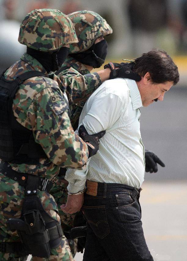 墨西哥毒枭被捕,让你见识下有钱人的生活!网友:只在梦里见过!_古斯曼_