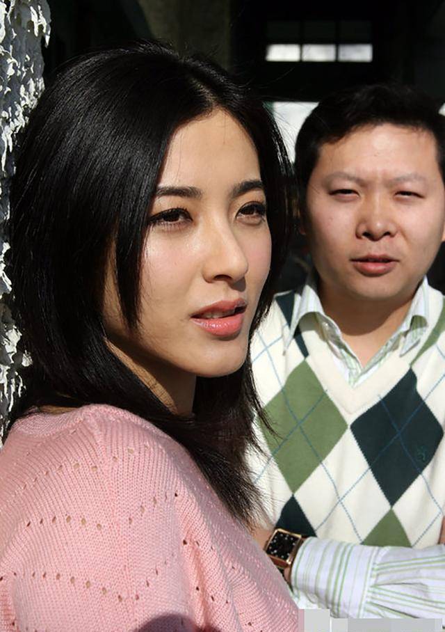 《在远方》保剑锋夸曾黎中戏最美,戏里狂虐戏外猛夸,彩虹屁高手_霍梅