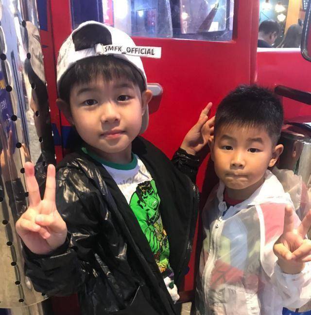 沙溢叮嘱小儿子少吃点巧克力,结果小鱼儿的回答让人笑翻_安吉_胡可