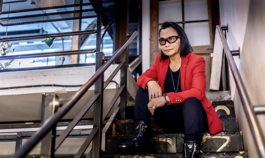 曝68岁金曲歌王沈文程离世,钓鱼时出意外落海身亡,本人回应了_沈文成