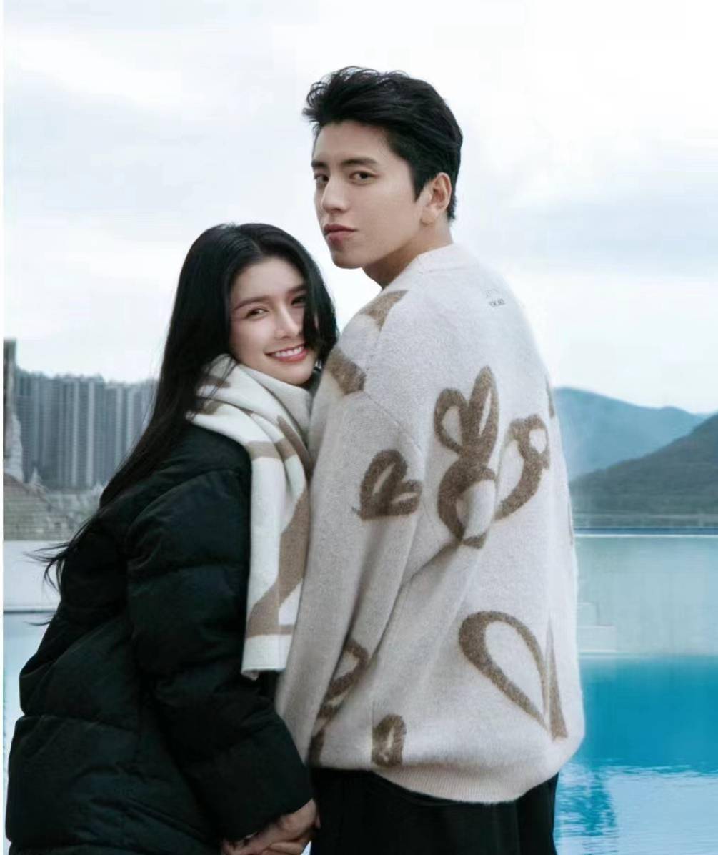 王大陆陪女友蔡卓宜回乡过春节,与准岳母等家人开心同框_恋情_节目组