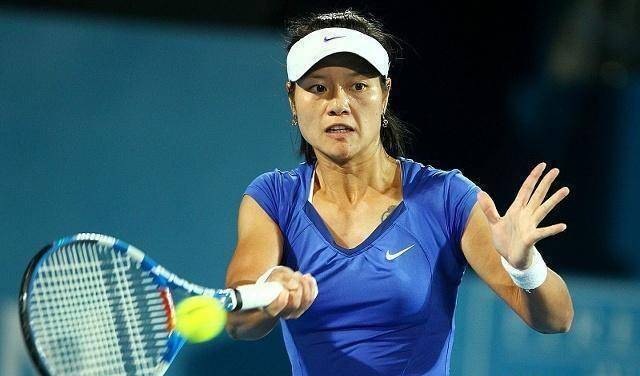 李娜退役4年现状:皮肤白皙细嫩,身材傲人姜山乐开花!_网球_球迷_中国