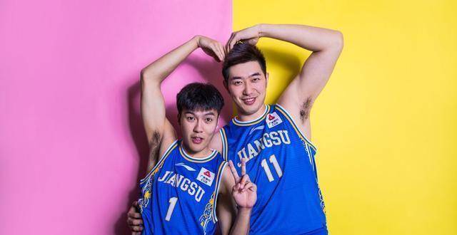 辣眼睛,吴冠希黄荣奇拍"暧昧"照,网友:张常宁快管管……_夫妻_私下里