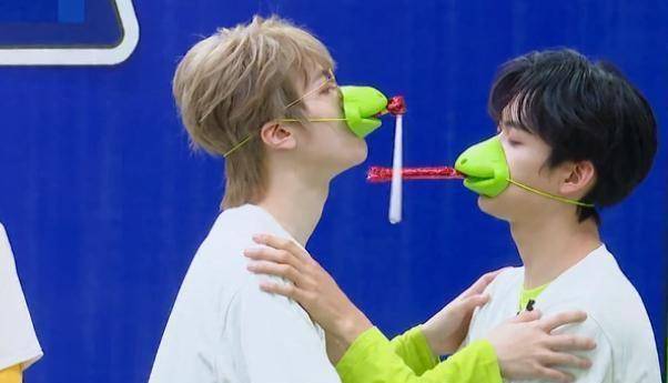 刘宇被高位圈排挤,玩游戏全围着"太子",他的表情再也装不下去_选手_周