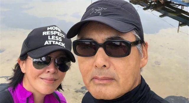 刘嘉玲周润发晒登山照,发哥难得出镜,女神精神状态良好_网友_信任