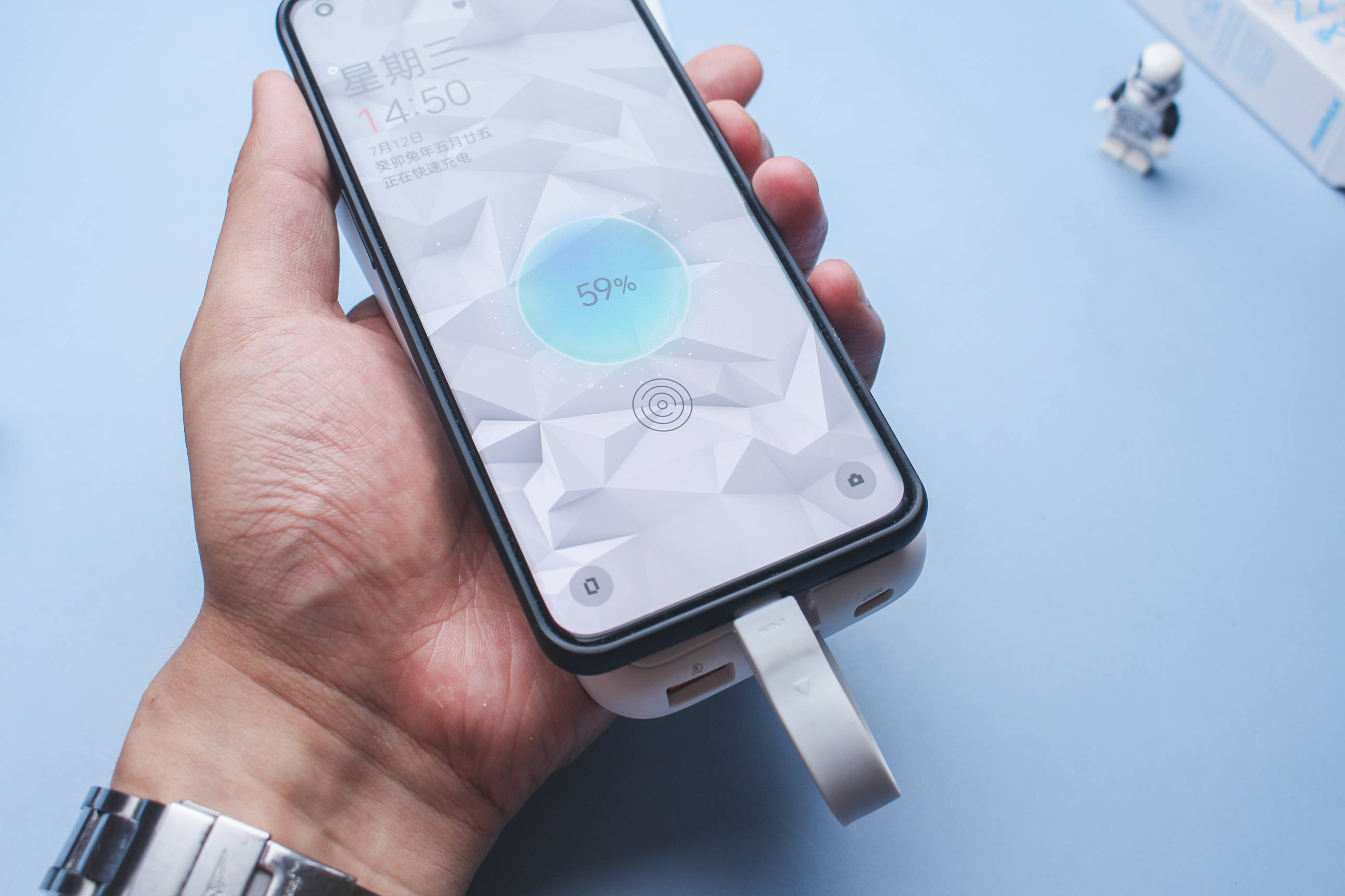 双向快充 自带线设计,这款摩米士移动电源值得入手_充电器_支持_手机