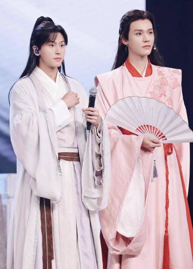 有些脑回路异于常人的cp粉竟然还跑去龚俊的个人超话喊话