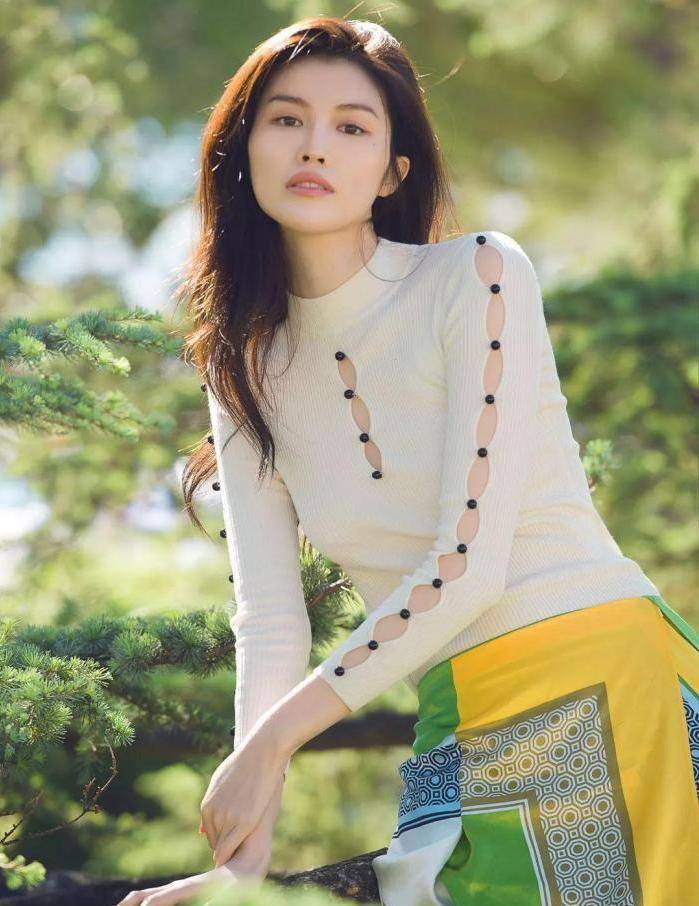 32岁何穗,时尚优雅气场十足,尽显时尚_刘雯_世界_身材