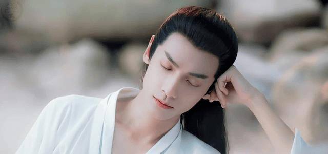 罗云熙最近骨瘦如柴,看完粉丝不敢认,工作室连忙辟谣是恶意截图_网友