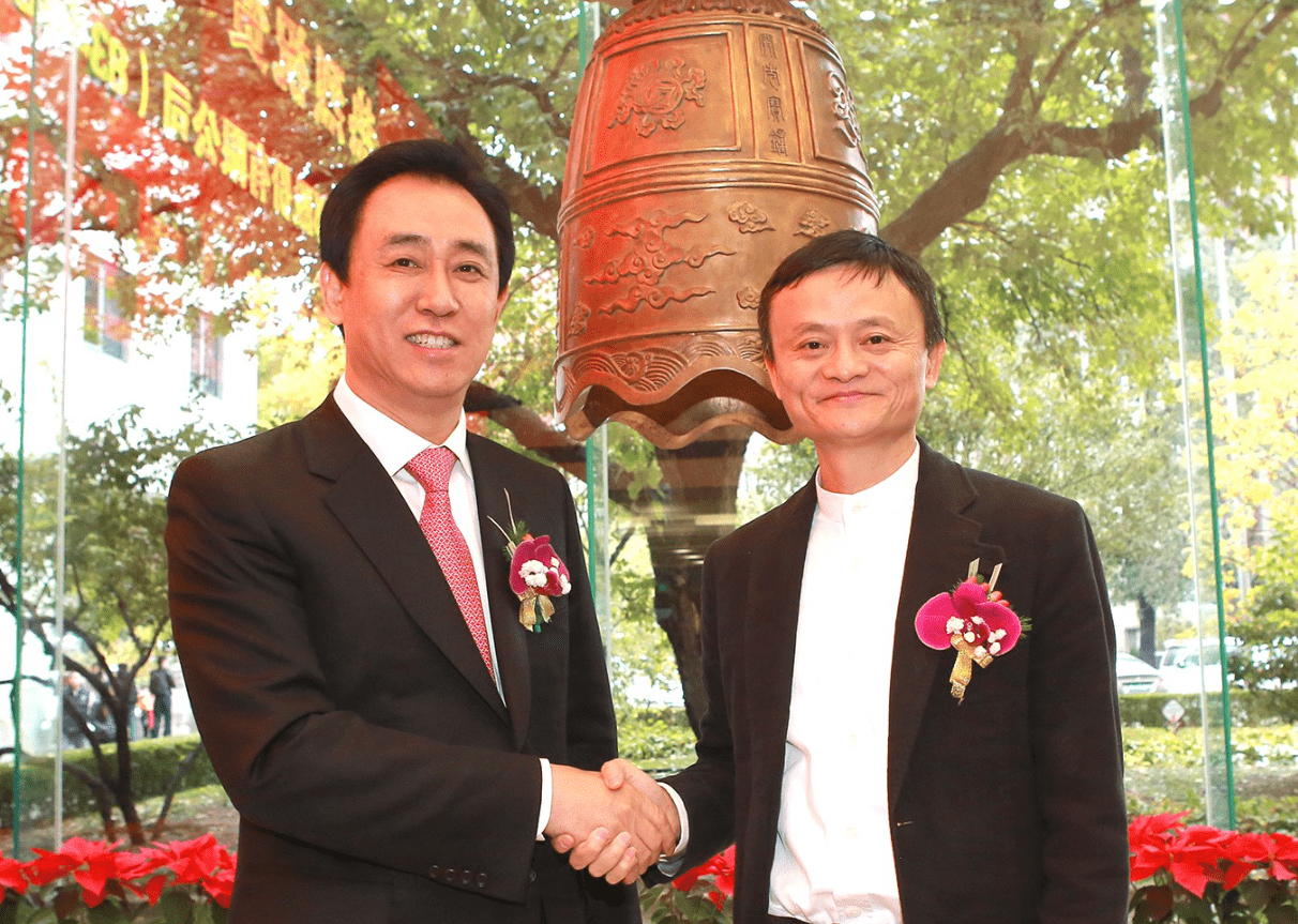 很多人过去都是许家印的好朋友,比如说张近东.