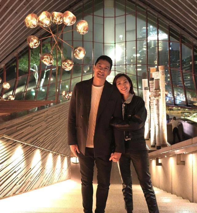 前tvb艺人夫妻陈智燊宋熙年旅游度过结婚6周年互相向对方告白_儿子