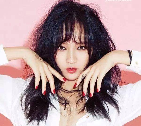 前missa成员,与宋茜同时出道,回国后资源还不错,就是人气不高_孟佳