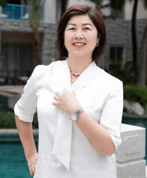 张德娟1956女,近代著名画家李苦禅传人,一画双态的创始人,松竹轩书画