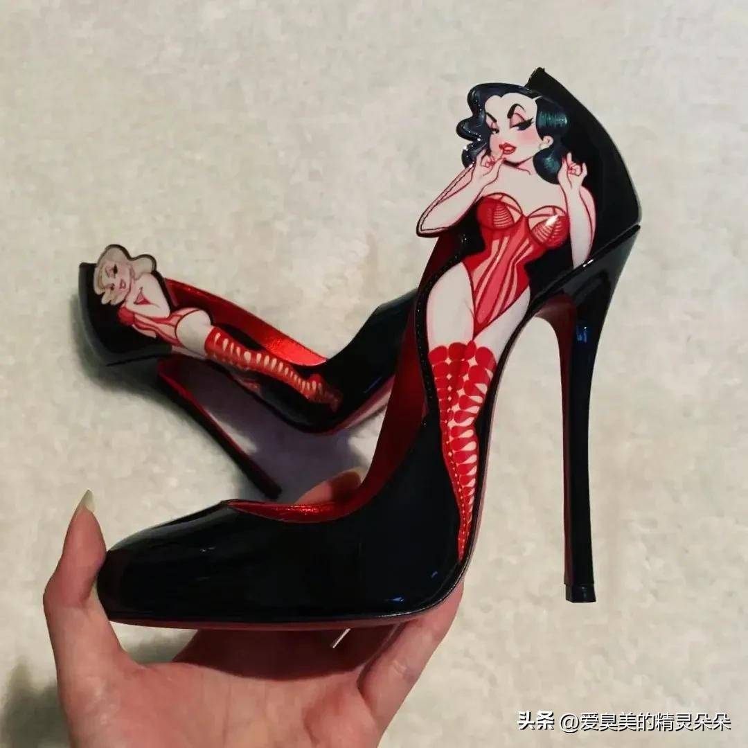 高跟鞋与女性个性的契合:揭秘款式与颜色背后的性格和特点_王小丫