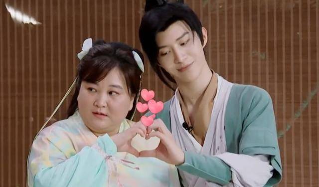 《李焕英》之后,贾玲用身材又给娱乐圈上了一课_减肥_范丞丞_节目