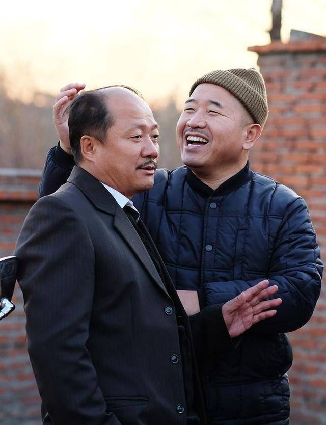 生活中我们喜欢王老七这样的明白人,喜剧中我们更喜欢赵四刘能_谢广坤