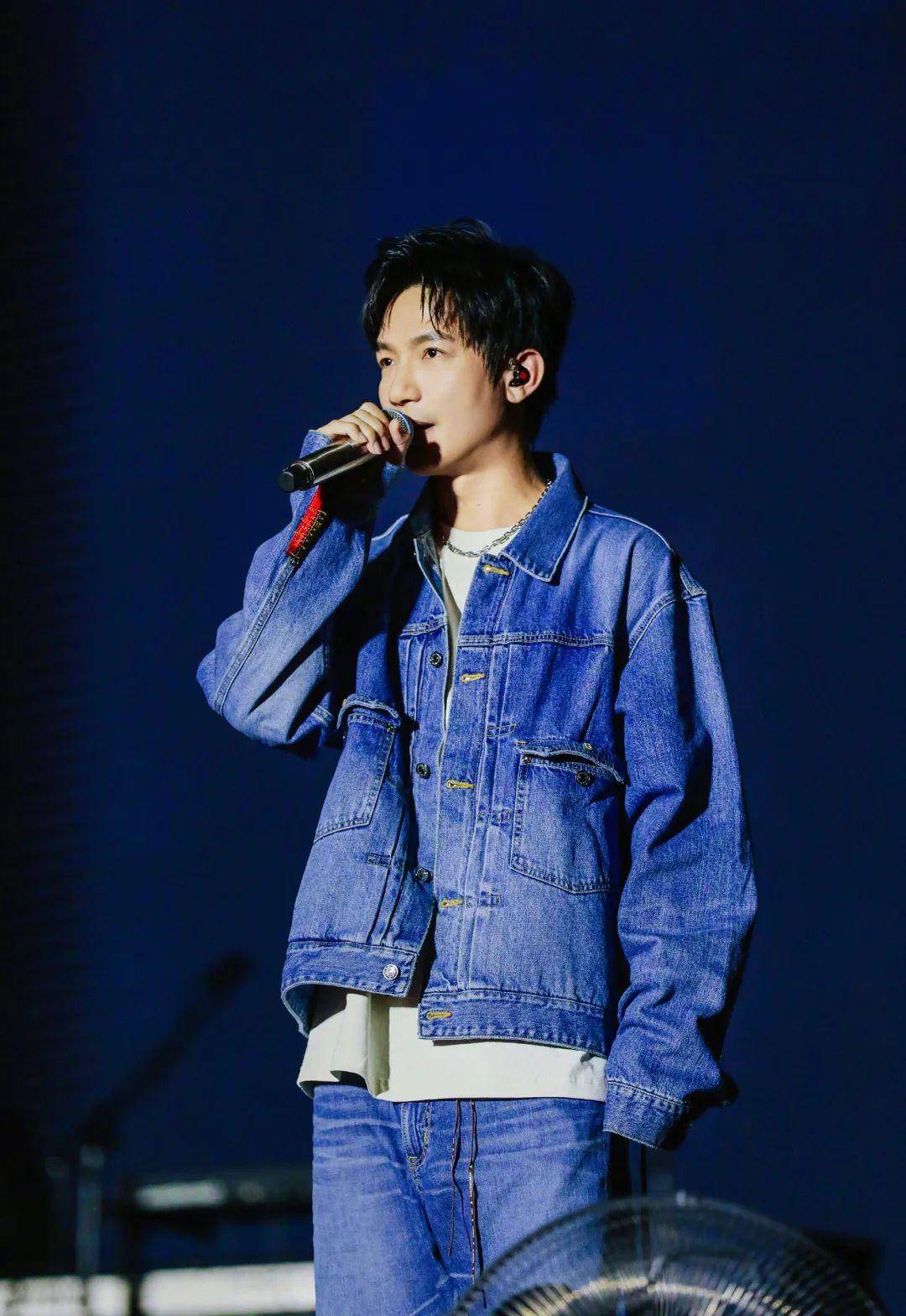 大河票务网:【北京】陈楚生"棱"2023演唱会正式官宣!_音乐_世界_投射