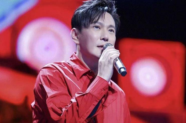 情歌王子张信哲点赞同名消防员,54岁依然单身,歌声感动无数人_歌曲