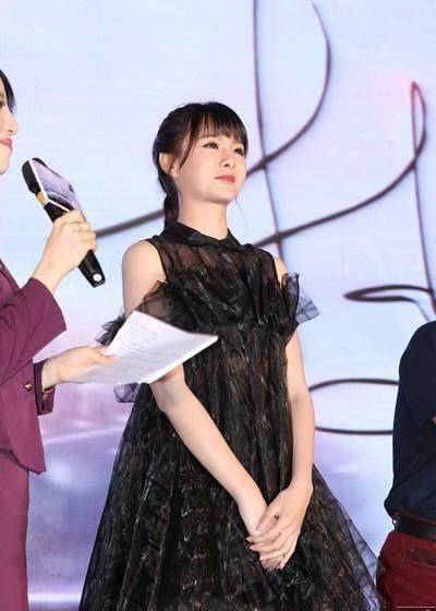 沈梦辰本可以好好穿衣的,却偏偏要学柳岩露胸!_风格_身材_一定的