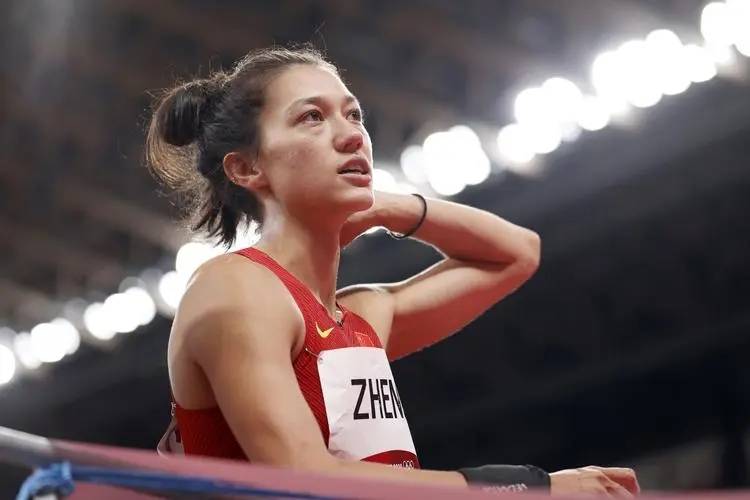 郑妮娜力:阳光开朗的大女生,中国首位田径归化选手_妮娜·舒尔茨_奥运