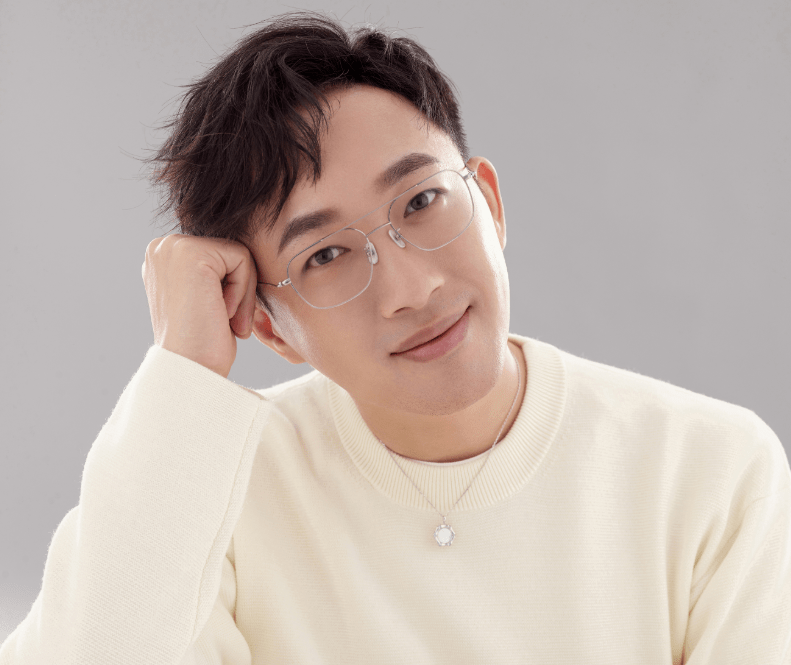 于正就曾出面帮两人澄清,他表示自己艺人包括他在内,在横店工作期间都