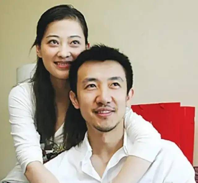 被富豪折磨4年,前任砍现任20刀,因为美貌,李小冉的人生太遭罪_陈数