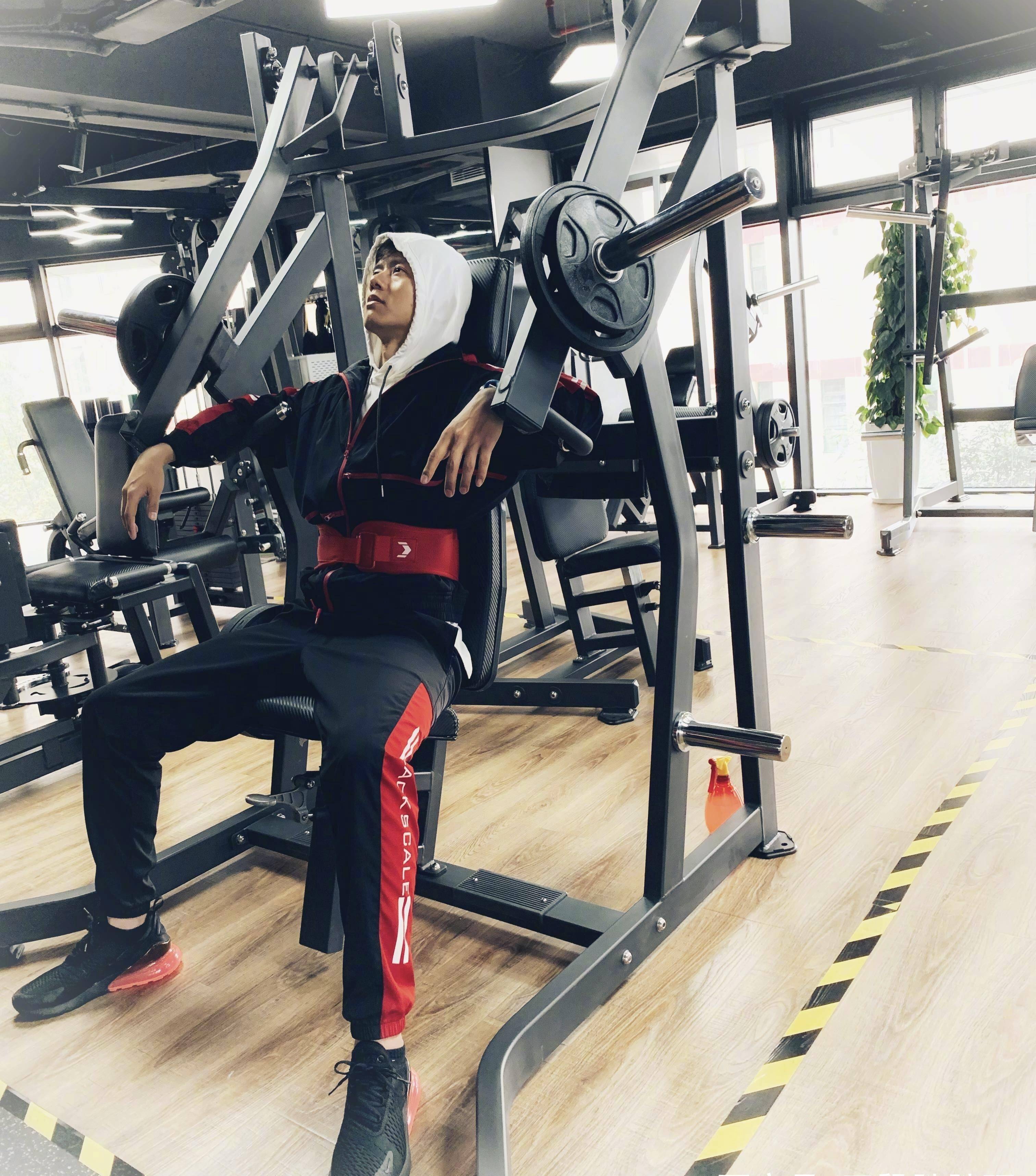 继4个月减重20斤后,张杰再侃塑形目标:健身三个月,变成彭于晏_谢娜