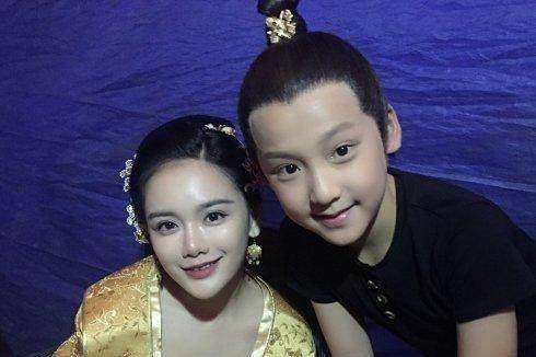 《茧镇奇缘》,这部剧由宋茜,蒋劲夫,杨洋,张芷溪,南笙主演,可惜一直