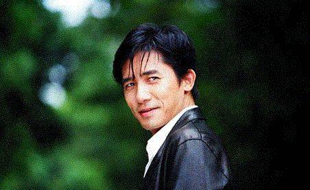 梁朝伟陈法拉拍婚纱照,双手紧握眼神很深情,不怕刘嘉玲吃醋吗?