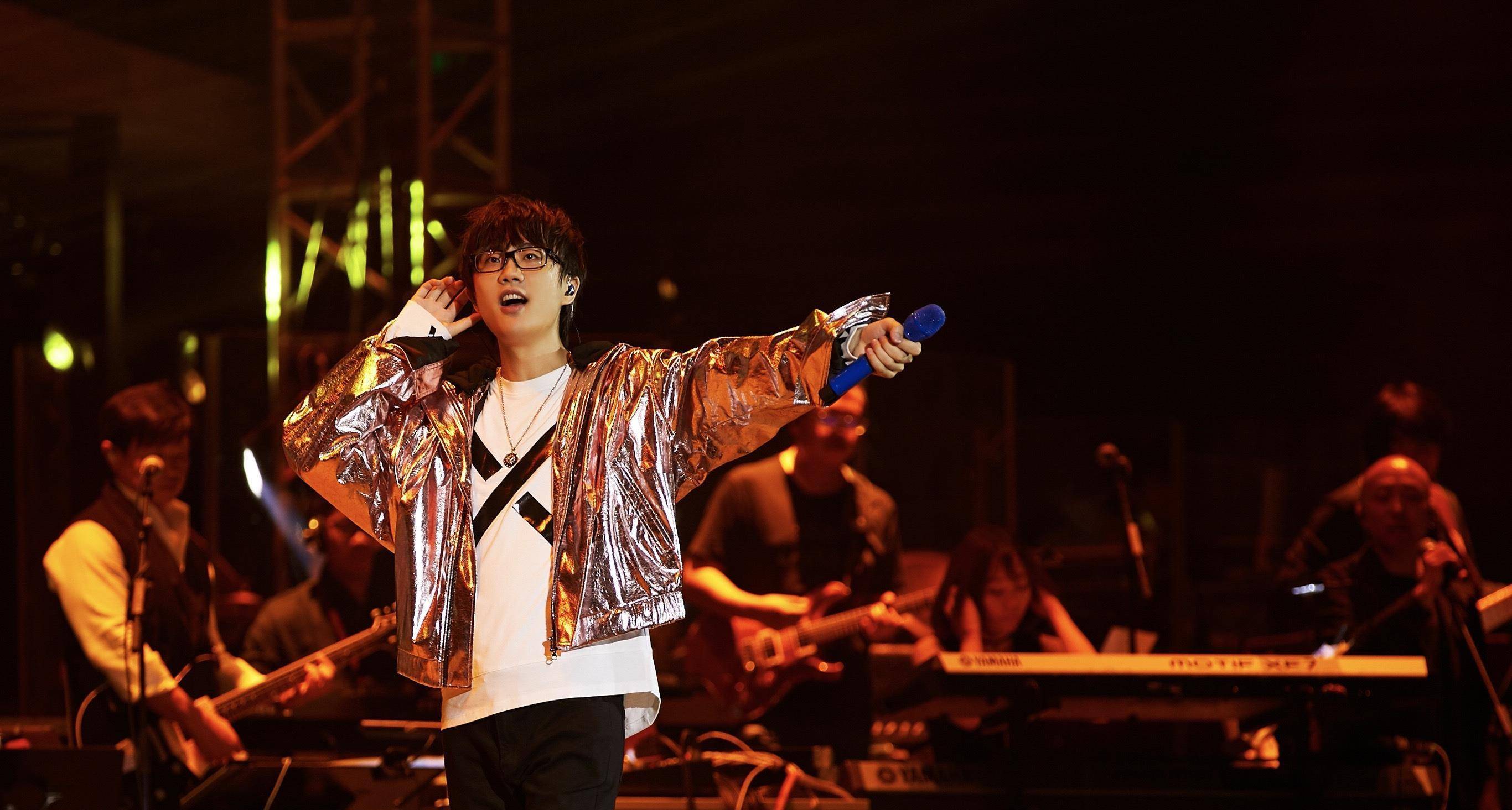 低调才子许嵩,不想被娱乐,单纯做音乐一样有出路!_黄龄_微博_评论