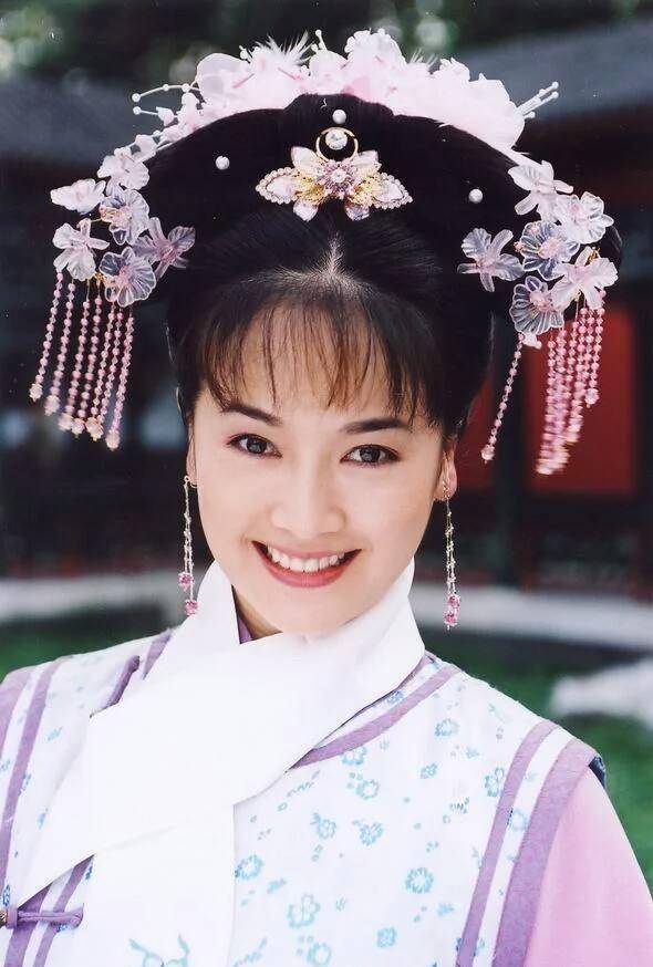 她是陈道明唯一的绯闻女友,嫁给大20岁富商,事业爱情双丰收_左小青