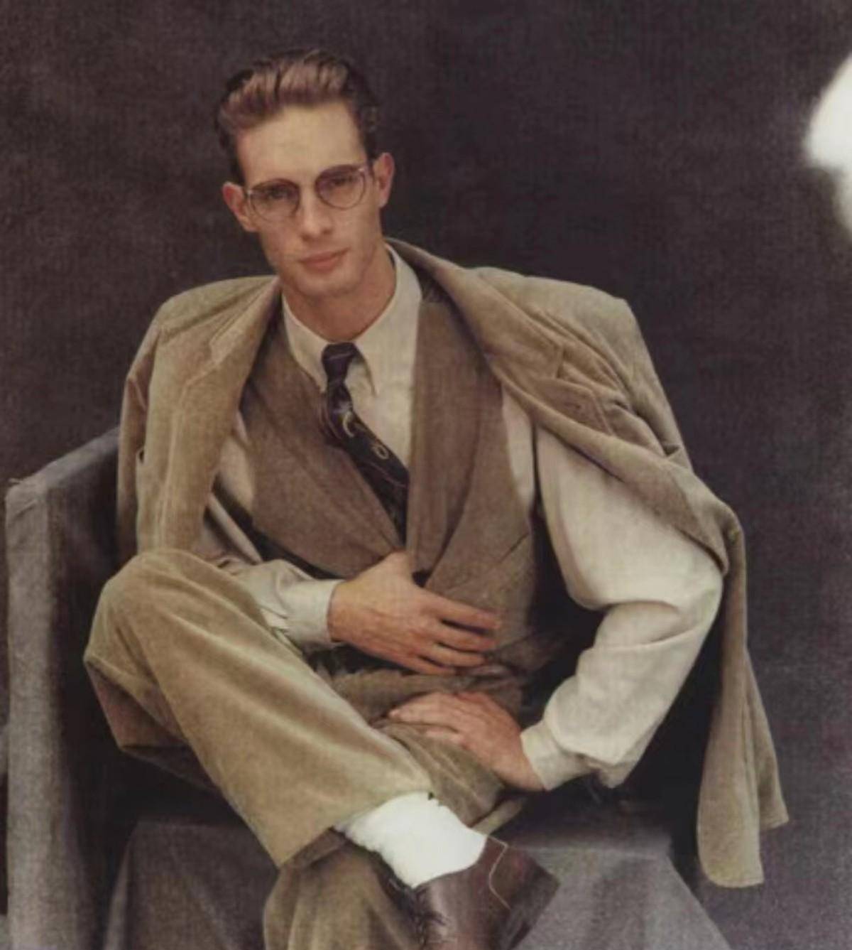 21世纪还要和80年代学穿搭,在穿西装上,学当年的armani能帅伤你