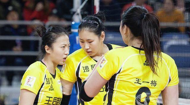 王一梅丁霞领衔,辽宁女排今日出征全锦赛,颜妮因伤高挂免战牌_训练