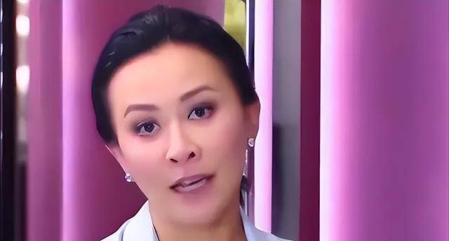 刘嘉玲瞒不住了,当年绑架照片遭泄露,与梁朝伟17年无子真相大白