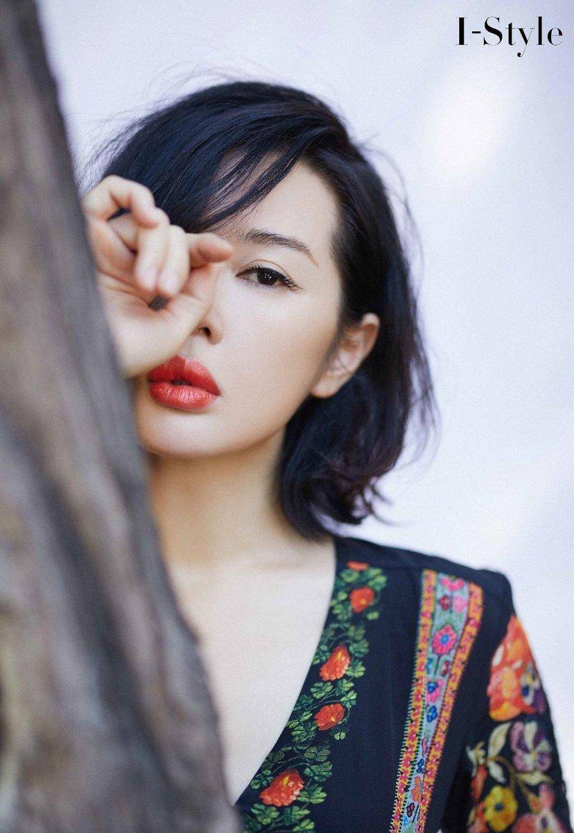 不是明星,不是艺人,她是一位真正的演员_凌然_工作_余男